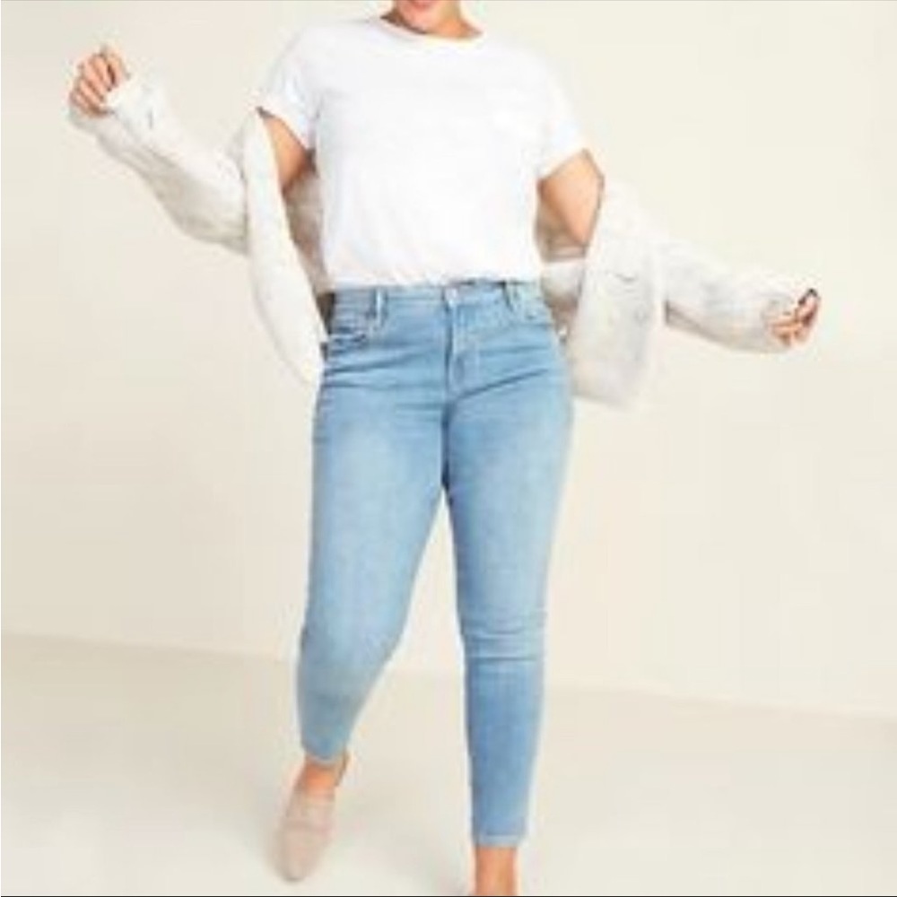 Old Navy Mid-Rise Super Skinny Light-Wash Jeans 20P NWT